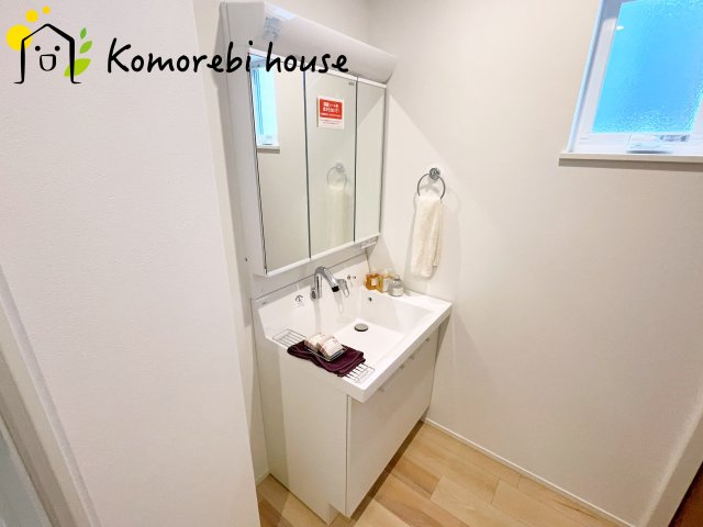 北本市本町3丁目　新築一戸建て　セレクト花水木　Aの独立洗面台|独立洗面台で身支度をすべて済ませてしまいましょう