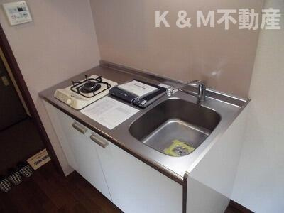 セノーテのキッチン|コンパクトなキッチンで掃除もラクラク