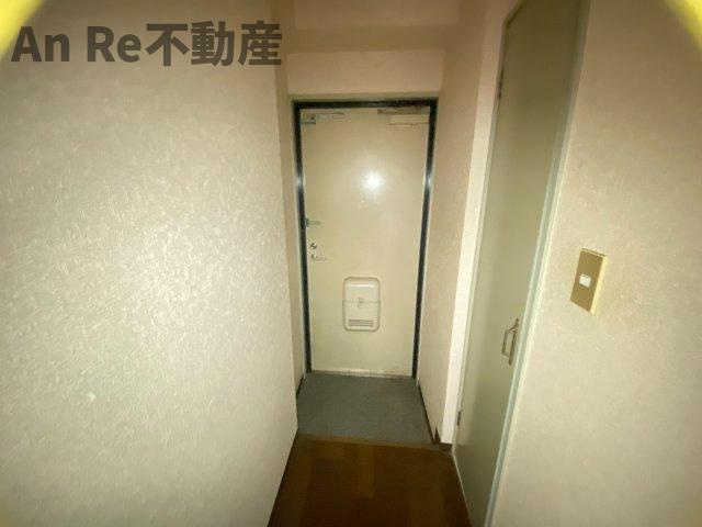 イーストハウスの玄関