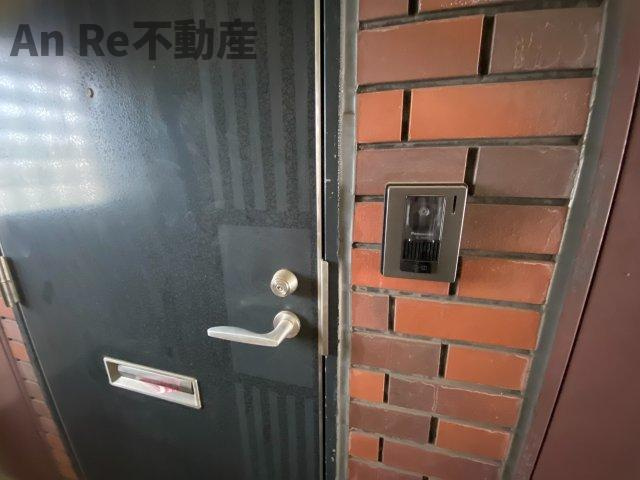 イーストハウスの玄関