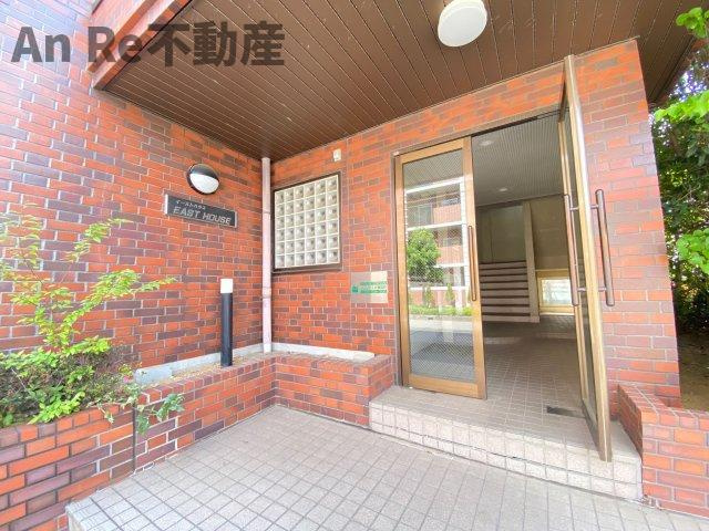 イーストハウスのエントランス
