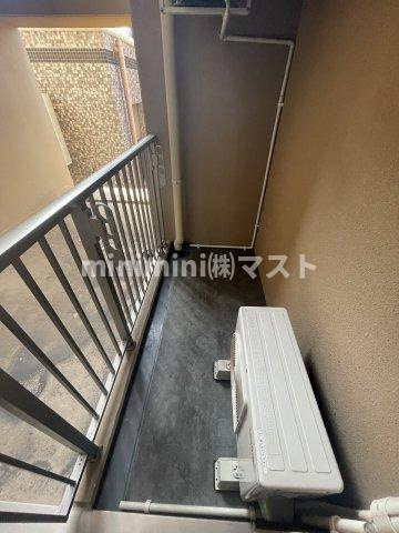 セレニテ本町refletのバルコニー