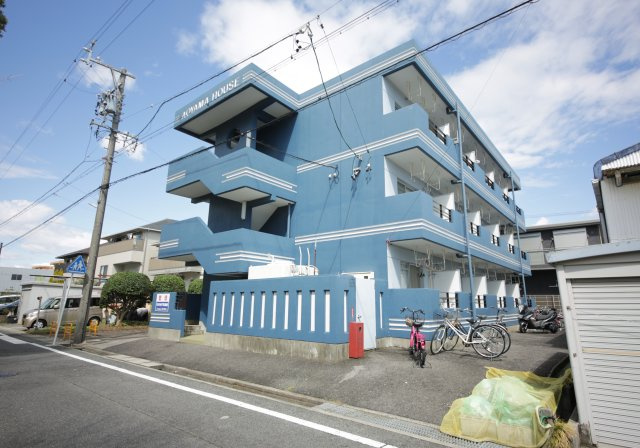 アオヤマハウスのロビー