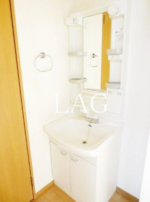 【洗面所】 | コーポラス本町 | 洗面台です。