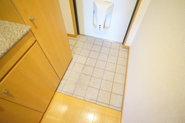 アヴェニュー東松ヶ丘の玄関