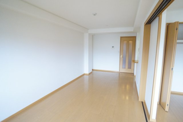 アヴェニュー東松ヶ丘の居間・リビング