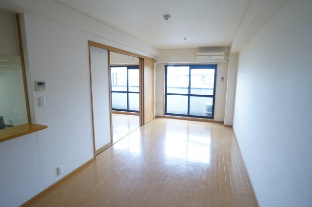 アヴェニュー東松ヶ丘の居間・リビング