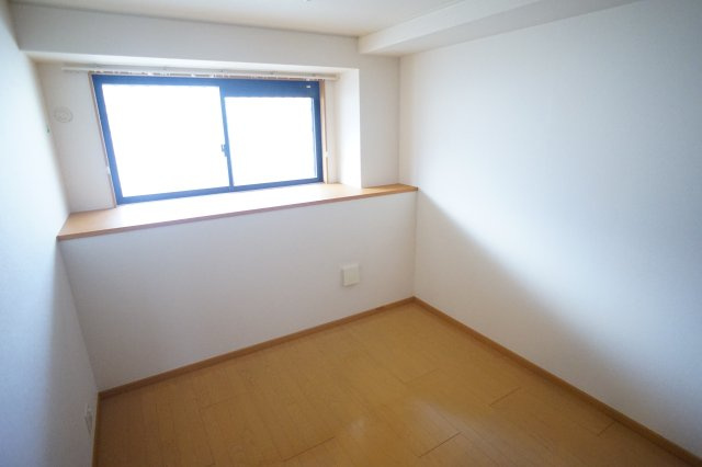 アヴェニュー東松ヶ丘の洋室