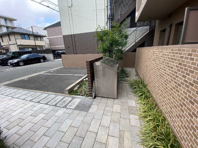 レゾナンス芦屋のエントランス