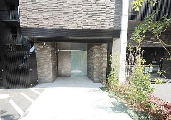 プレミスト板橋のエントランス