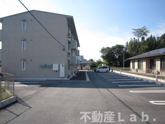 サクラハイムⅡの駐車場