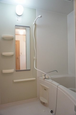 ハイツラフレシールの浴室