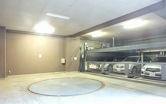 ガラ・グランディ大手町の駐車場