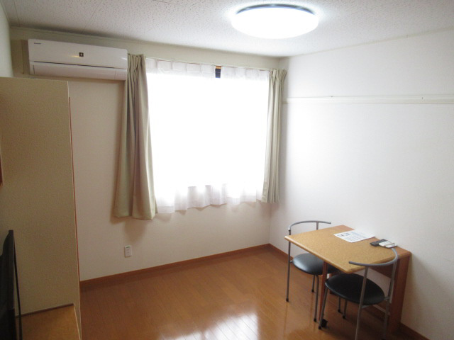 レオパレス長池の子供部屋