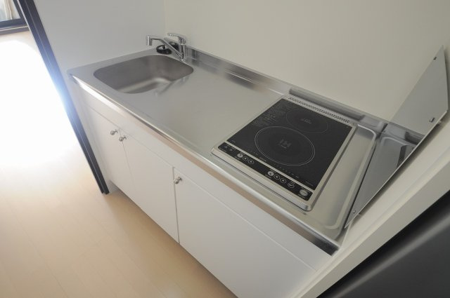 明石市藤江のアパートのキッチン|ＩＨ＆ラジエントヒーター ※現況優先　