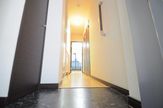 神戸市長田区駒ケ林町１丁目の賃貸マンションの玄関