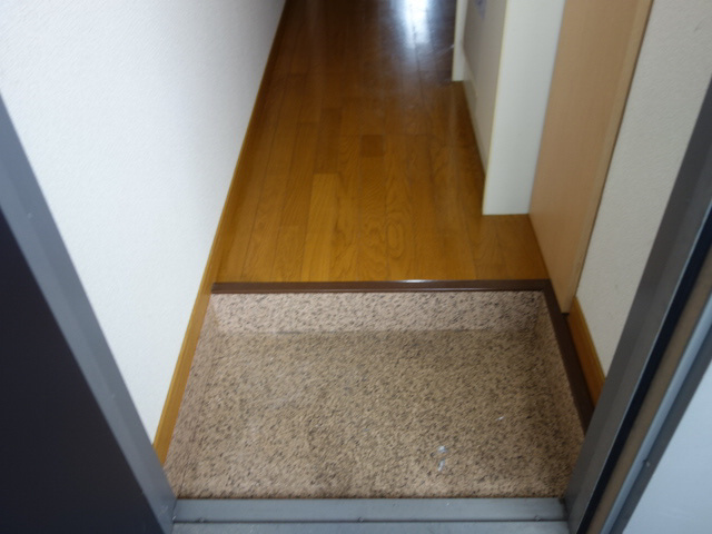 レオパレスＴＯＭＯＭＡＴＳＵの玄関