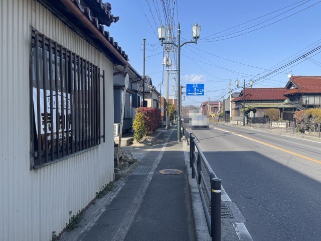 売地・住宅用地　郡山市富久山町福原字福原　明健小・明健中の前面道路含む現地写真|道路沿いの物件です。約131坪と広めの土地です。