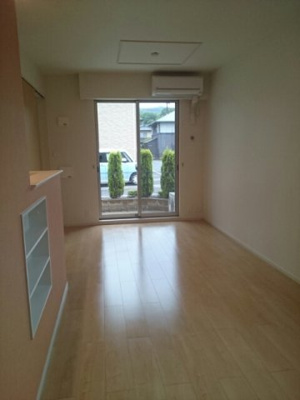 【居間・リビング】 | シームリーレジデンスＡ | 使いやすい居間です