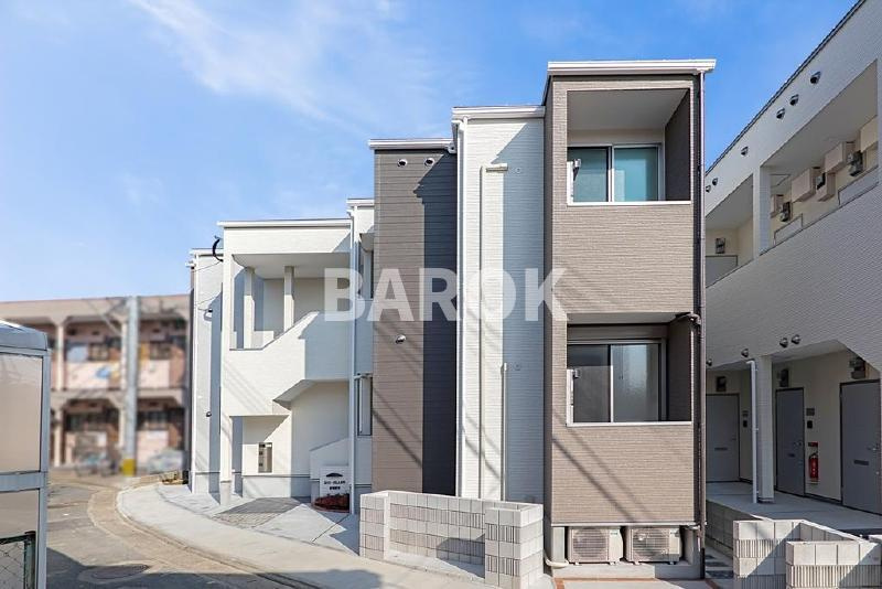 DIO GLANZ 香椎駅前の外観