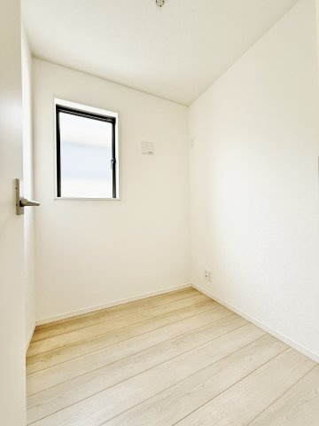 中央区河輪町　第2　2号棟の収納|書斎や趣味部屋としても活用できるテレワークルームです！