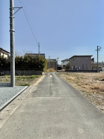 中央区河輪町　第2　2号棟の前面道路含む現地写真|前面道路を東側を向いて撮影しました。