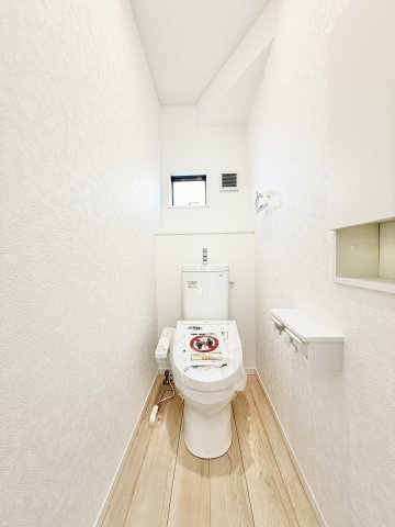 中央区河輪町　第2　2号棟のトイレ|無駄のないデザインで、すっきりとした印象のトイレです。