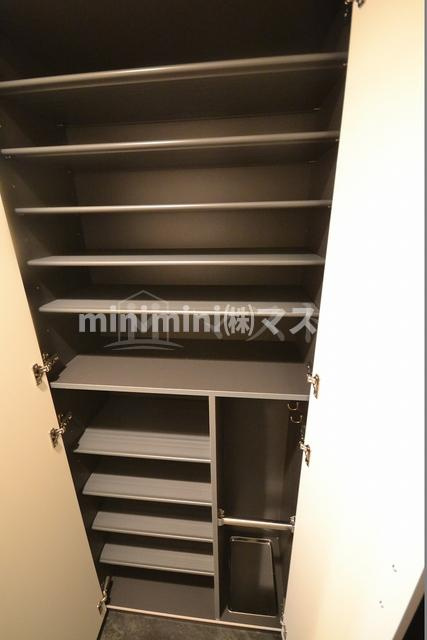 プレサンス四天王寺前夕陽ヶ丘の収納