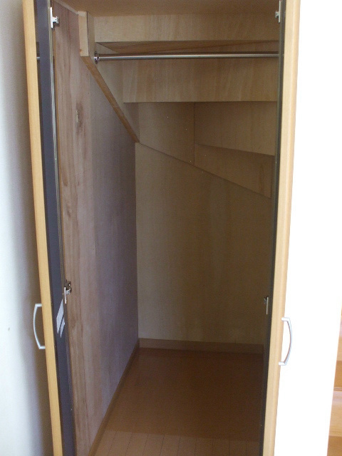 中野区大和町１丁目のアパートの収納