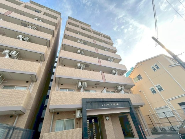 シャルマンフジ新大阪の外観