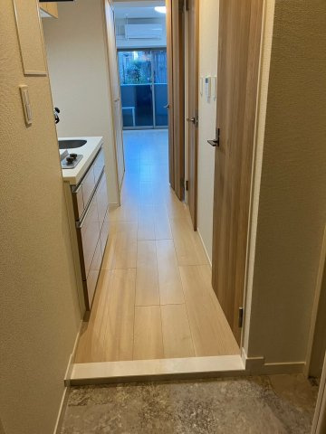 MAXIV CROS梅島の玄関