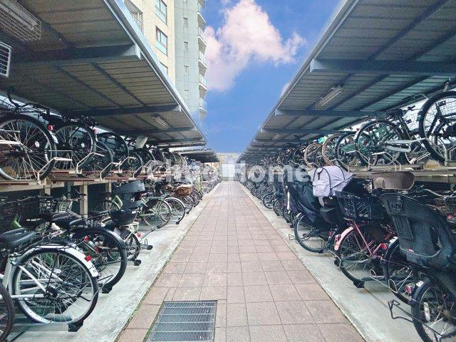 バンベールルフォン辰巳の駐輪場|【自転車置き場】最新の空き状況や費用などの詳細は担当スタッフまでお問い合わせください。