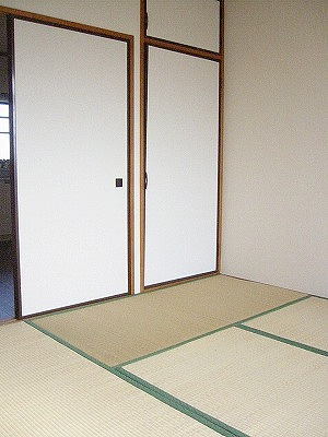 遠野市早瀬町２丁目のアパートの和室