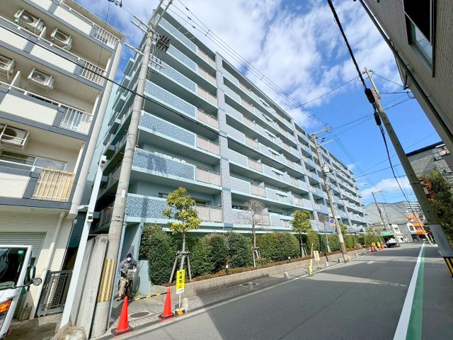 レジオン上新庄の外観