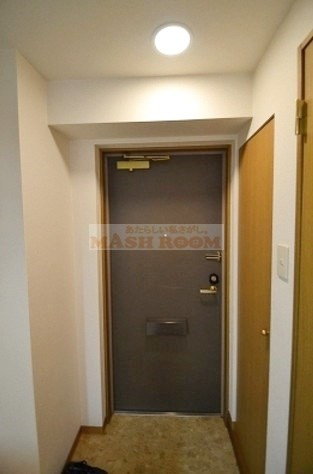 杉並区上荻３丁目の賃貸マンションの玄関