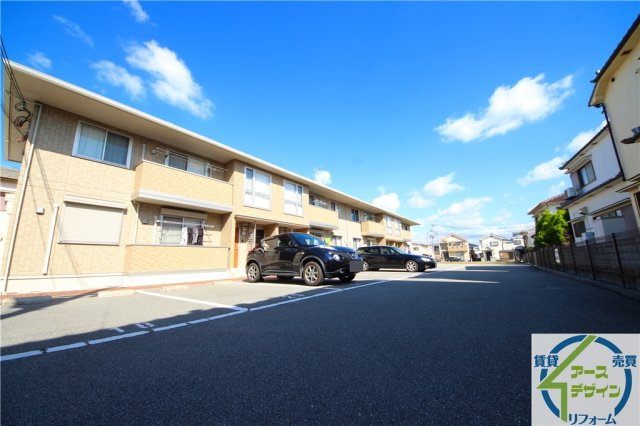 サワーフローラ　B棟の駐車場