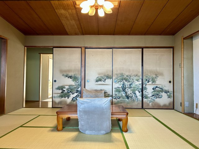 伊東マンション本館の和室