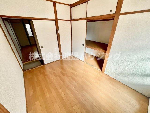 朝日町貸家の寝室
