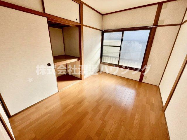 朝日町貸家の寝室