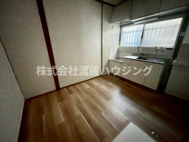 朝日町貸家の居間・リビング