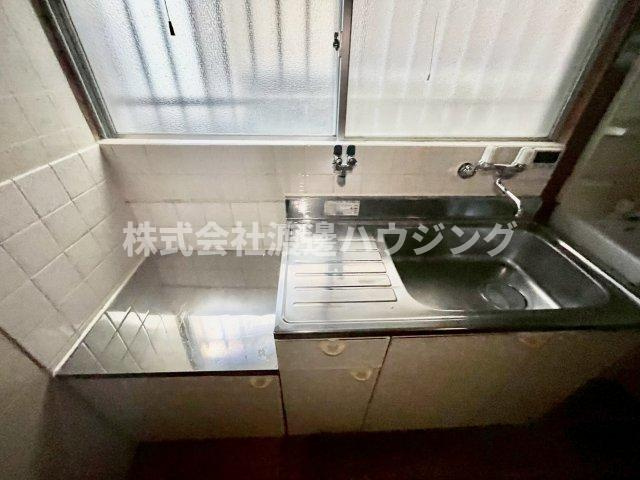 朝日町貸家のキッチン