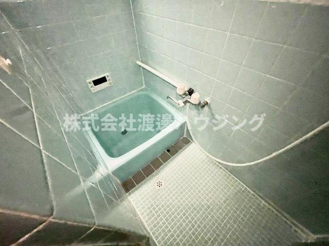 朝日町貸家の浴室