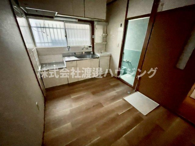 朝日町貸家の居間・リビング