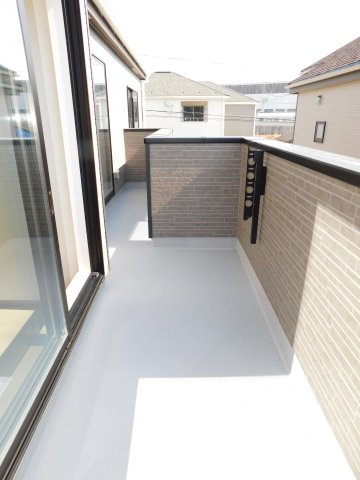 西春日井郡豊山町大字青山字居屋敷の新築一戸建のバルコニー|◇バルコニー◇　　洋室２部屋から出入りできるワイドバルコニー♪　