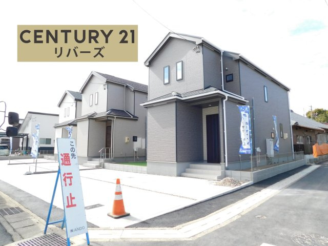 西春日井郡豊山町大字青山字居屋敷の新築一戸建の前面道路含む現地写真|☆ラスト１棟☆　　新価格！！いつでも見学出来ます♪（お問合せ当日、平日、水曜、夜間でもＯＫ）　敷地４６．５９坪！　北東角地♪　駐車並列３台ＯＫ！　長期優良住宅♪　南面に芝生の庭付き♪　全室南向き！