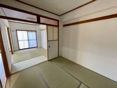 【和室】 | ネオハイツ千歳公園 | 続き間となっている和室です。日当たり良好です♪