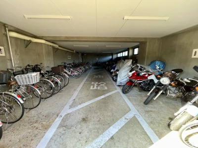 【駐車場】 | ネオハイツ千歳公園 | 屋内駐輪場もございます！