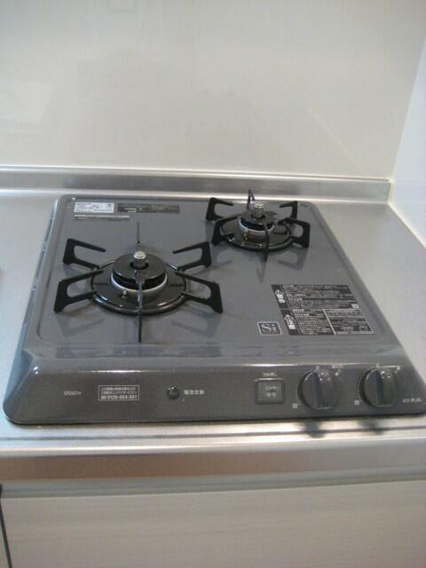Ｓｏａｒｅ　Ｙｕｔｅｎｊｉ　ソアレ祐天寺のキッチン|２口コンロです