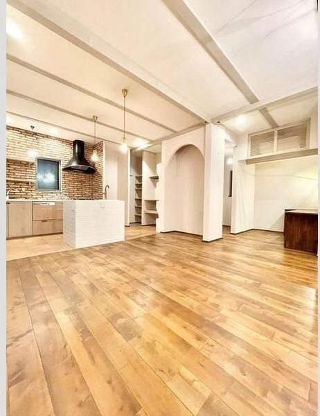 桃山町2丁目戸建の居間・リビング