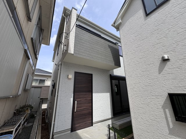 松戸市南花島３丁目新築戸建【上本郷第二小学校：9分】の外観|A号棟外観・完成済み内覧可能です！